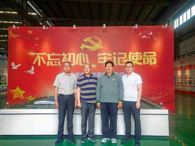 中國農(nóng)業(yè)產(chǎn)業(yè)化龍頭企業(yè)協(xié)會(huì)油料產(chǎn)業(yè)分會(huì)會(huì)長相海一行調(diào)研華泰智能裝備集團(tuán) 共探行業(yè)發(fā)展新機(jī)遇